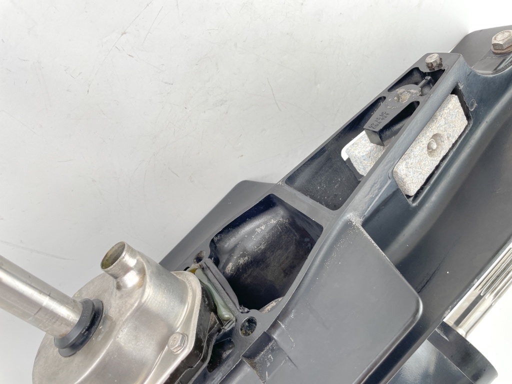 2006 Mercury 115 HP 2 Stroke Outboard Lower Unit Gear Case 9011J33 OEM