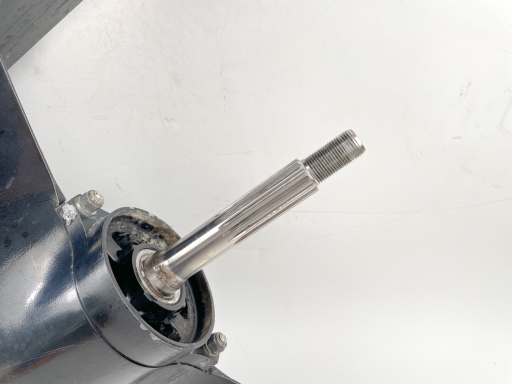 2006 Mercury 115 HP 2 Stroke Outboard Lower Unit Gear Case 9011J33 OEM