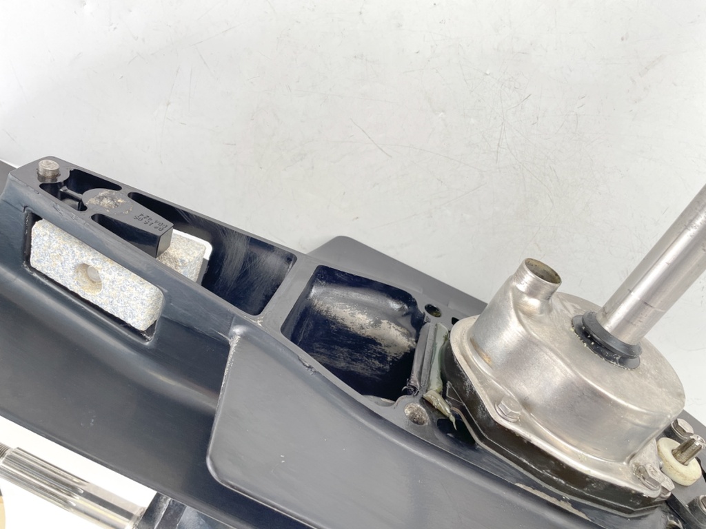 2006 Mercury 115 HP 2 Stroke Outboard Lower Unit Gear Case 9011J33 OEM