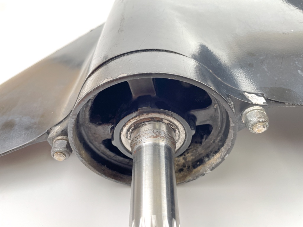 2006 Mercury 115 HP 2 Stroke Outboard Lower Unit Gear Case 9011J33 OEM