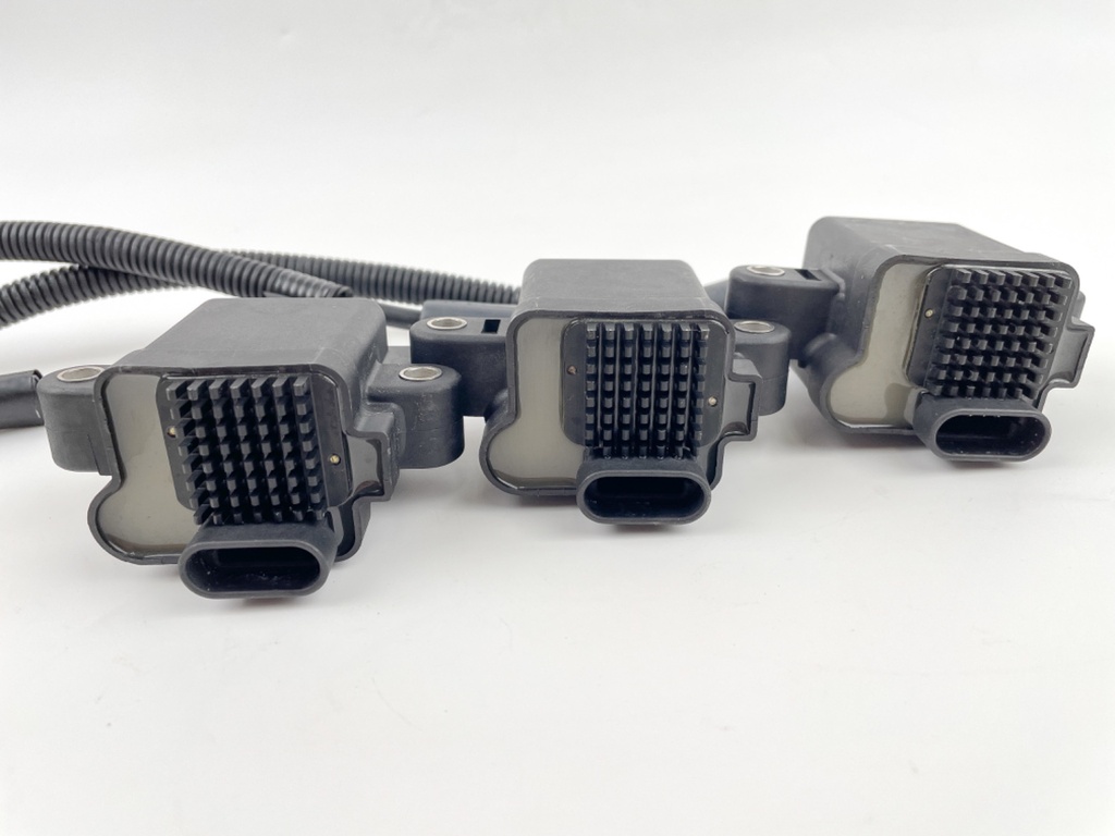 2006 Mercury 115 HP 2 Stroke Outboard Ignition Coil Set 879984T00 OEM