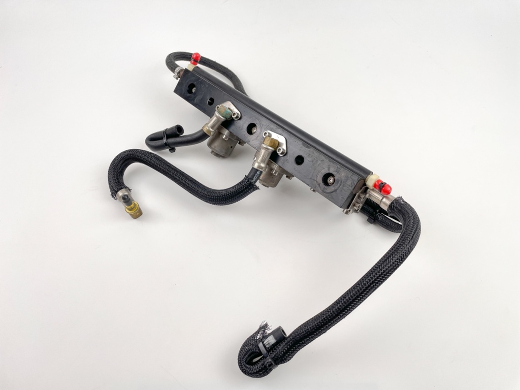 2006 Mercury 115 HP 2 Stroke Outboard Fuel Injector Set W/ Rail 804528 OEM