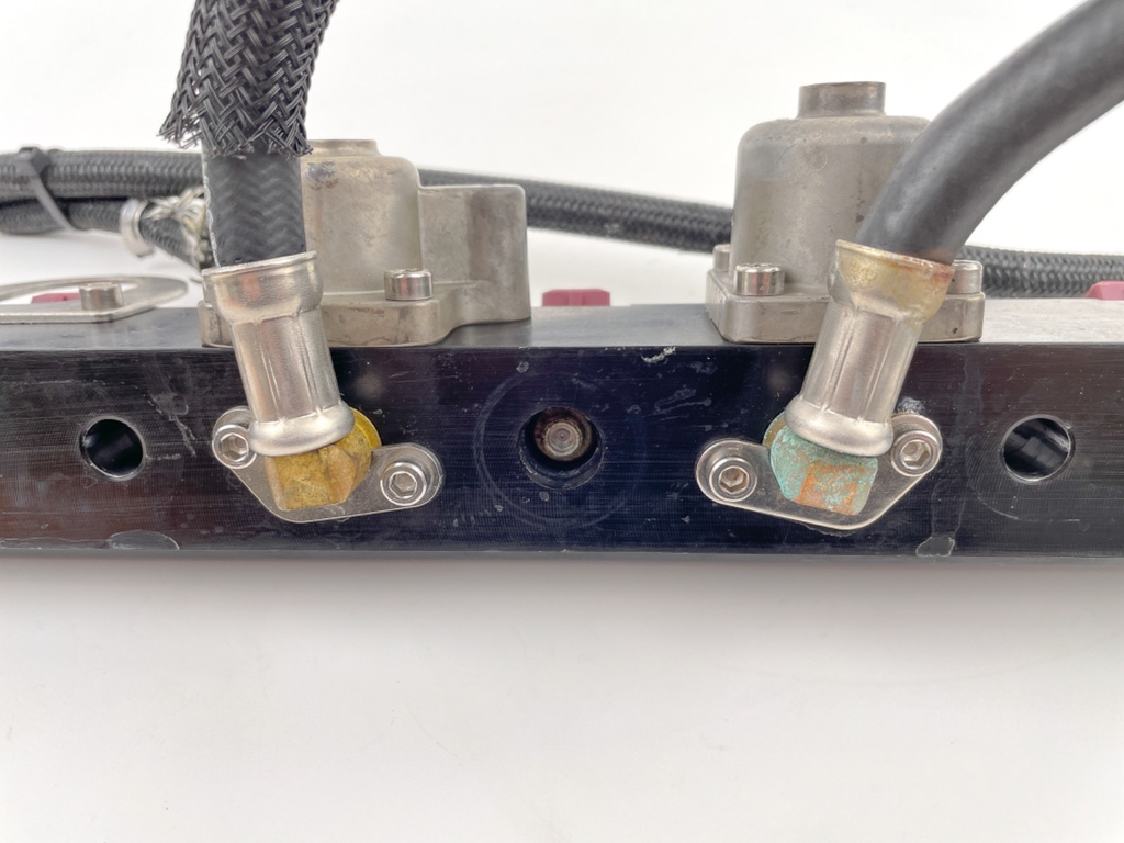 2006 Mercury 115 HP 2 Stroke Outboard Fuel Injector Set W/ Rail 804528 OEM