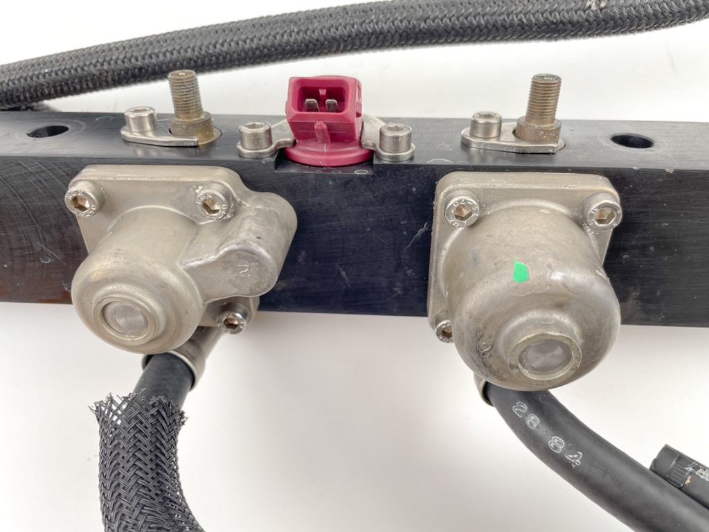 2006 Mercury 115 HP 2 Stroke Outboard Fuel Injector Set W/ Rail 804528 OEM