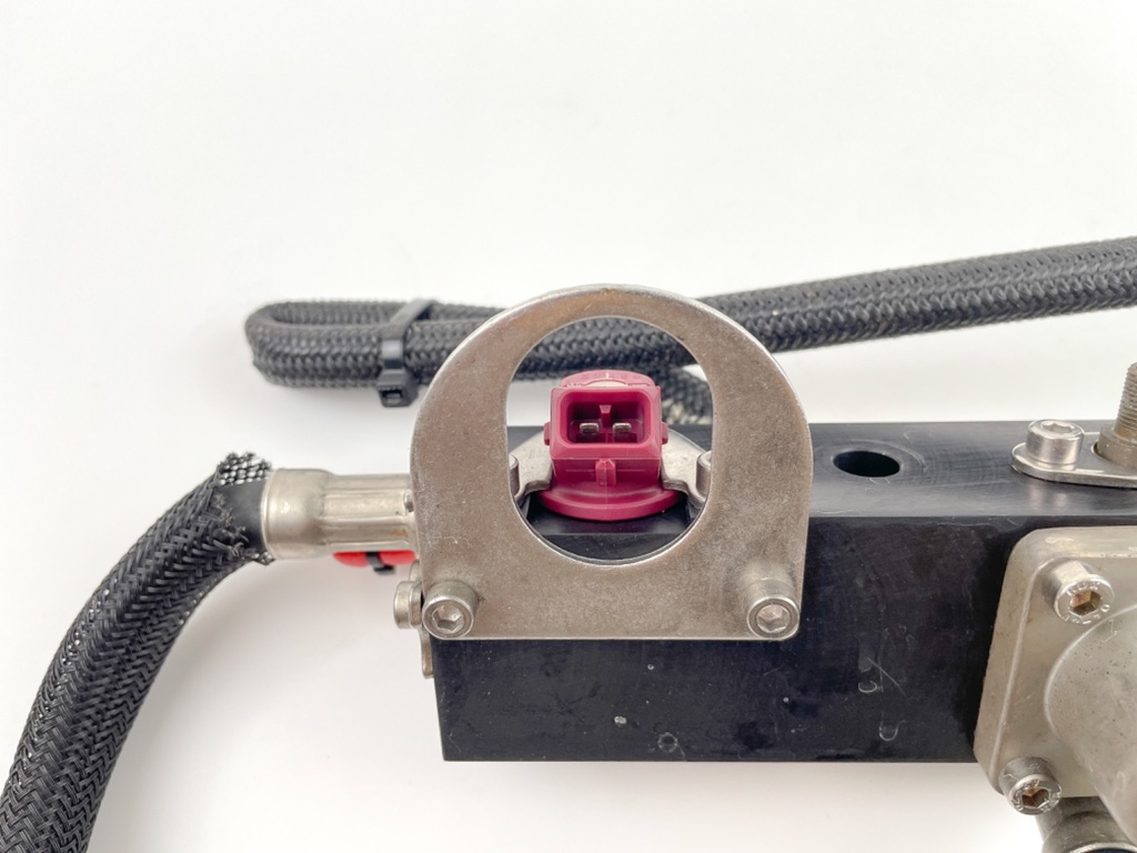 2006 Mercury 115 HP 2 Stroke Outboard Fuel Injector Set W/ Rail 804528 OEM