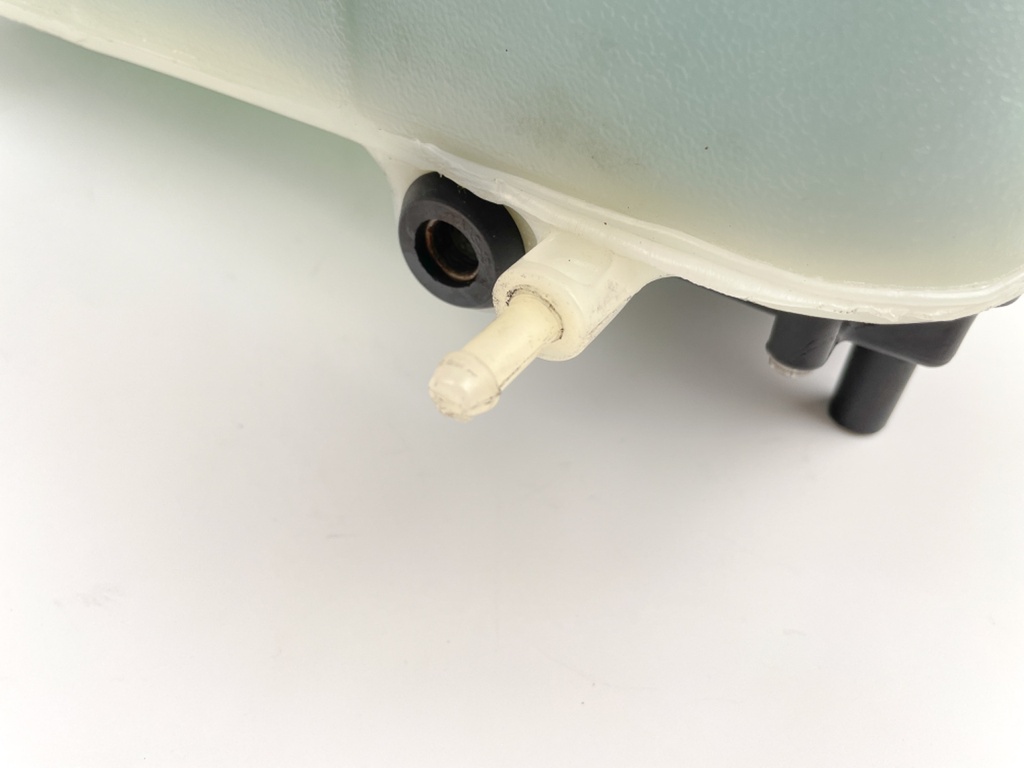 2006 Mercury 115 HP 2 Stroke Outboard Oil Tank 879844T04 OEM