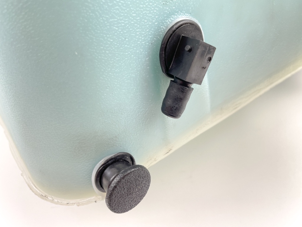 2006 Mercury 115 HP 2 Stroke Outboard Oil Tank 879844T04 OEM