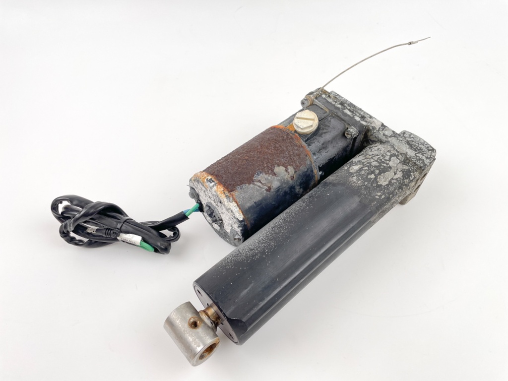 2006 Mercury 115 HP 2 Stroke Outboard Power Trim Tilt Unit 830250T5 OEM