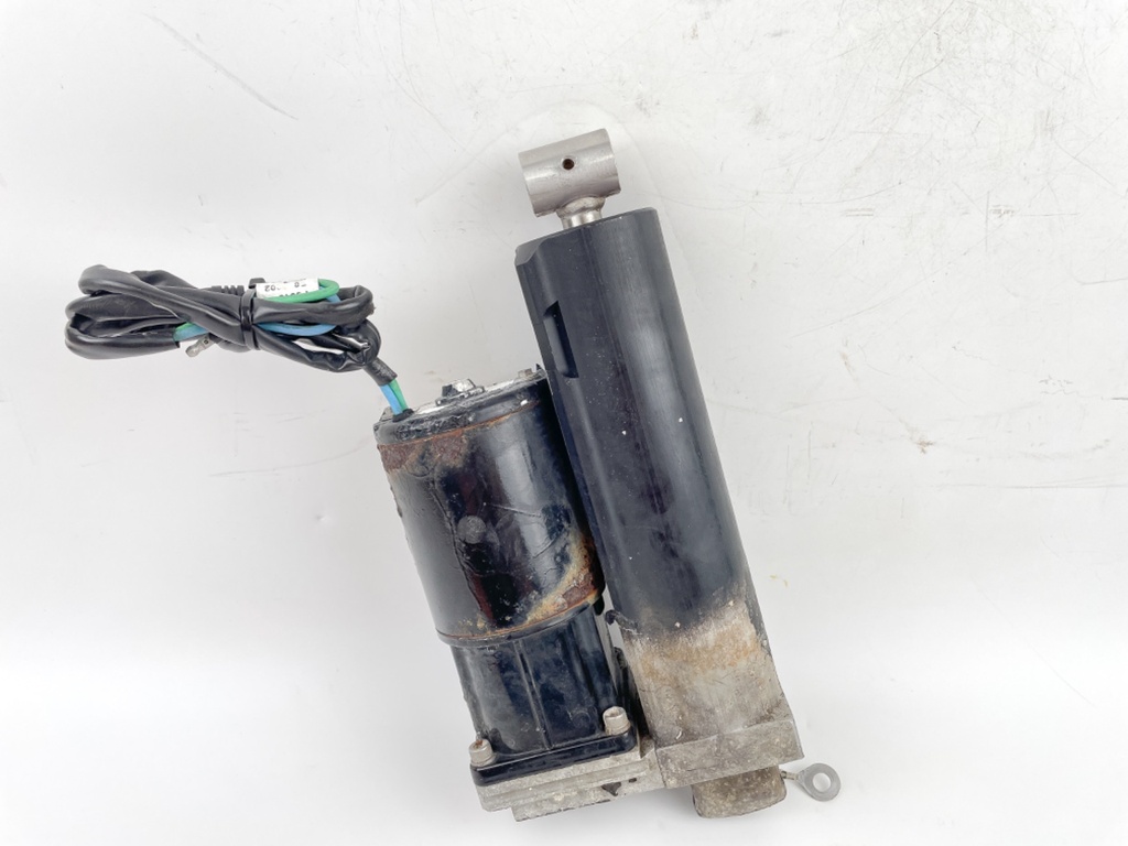 2006 Mercury 115 HP 2 Stroke Outboard Power Trim Tilt Unit 830250T5 OEM