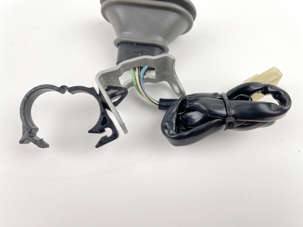 2004 Honda 130 HP 4 Stroke Outboard Power Trim Tilt Switch 35640-ZW1-023 OEM