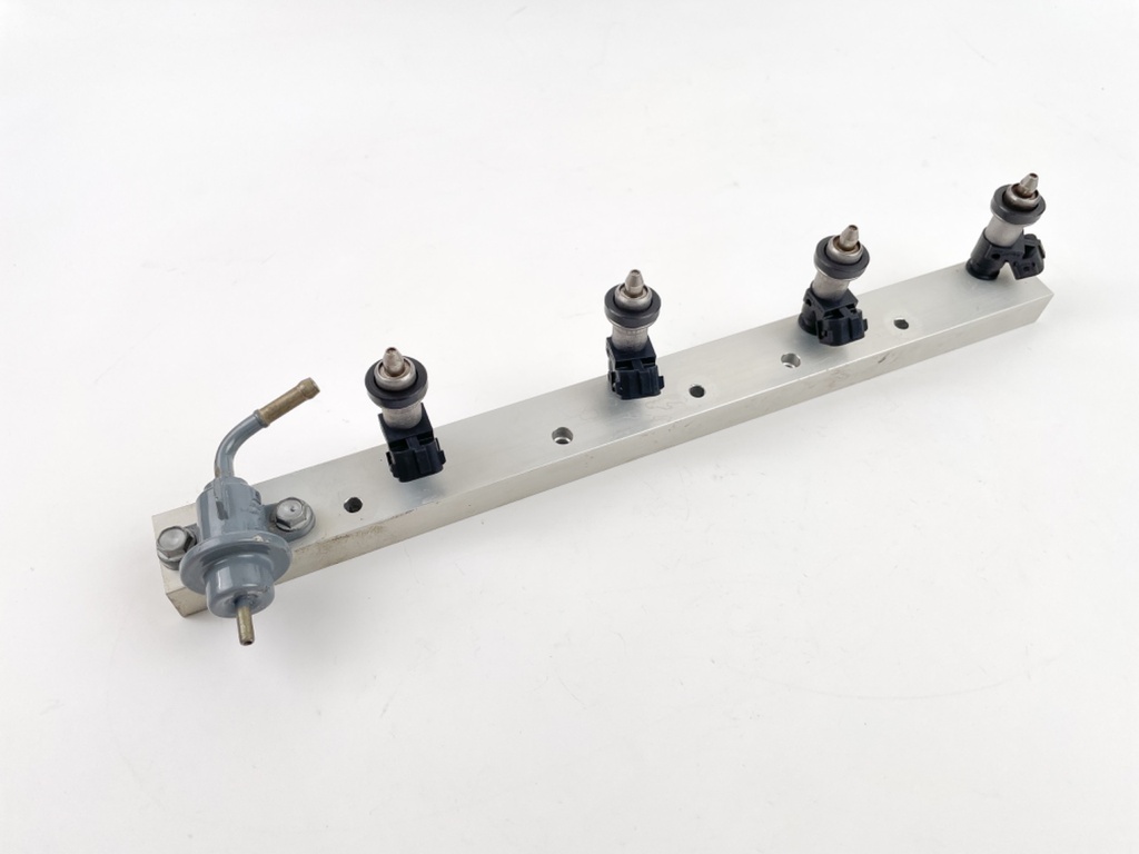 2004 Honda 130 HP 4 Stroke Outboard Fuel Injector Set W/ Rail 16406-ZW5-000 OEM