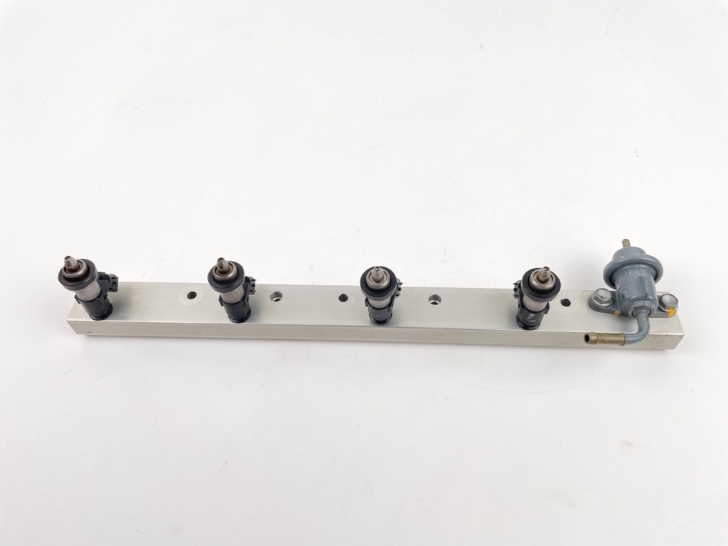 2004 Honda 130 HP 4 Stroke Outboard Fuel Injector Set W/ Rail 16406-ZW5-000 OEM