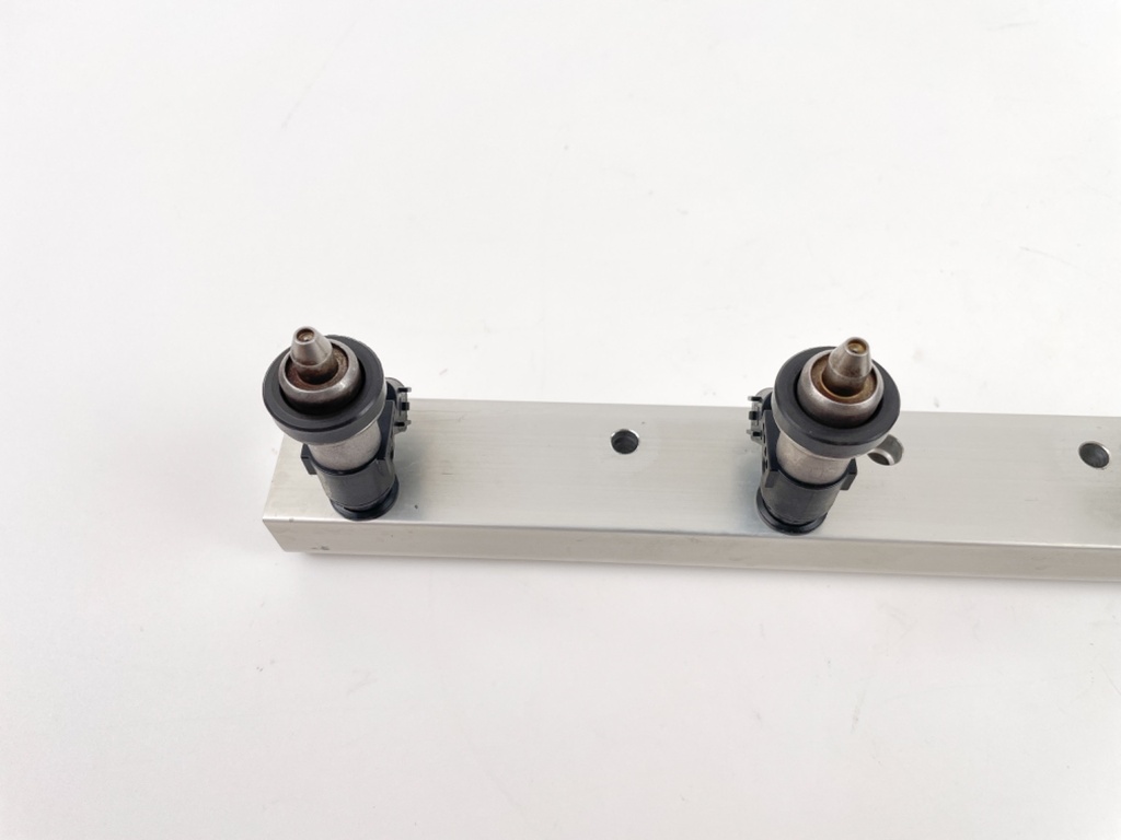 2004 Honda 130 HP 4 Stroke Outboard Fuel Injector Set W/ Rail 16406-ZW5-000 OEM