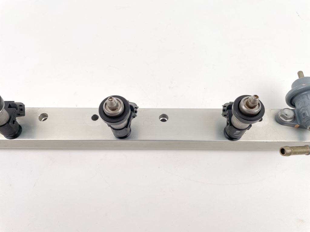 2004 Honda 130 HP 4 Stroke Outboard Fuel Injector Set W/ Rail 16406-ZW5-000 OEM