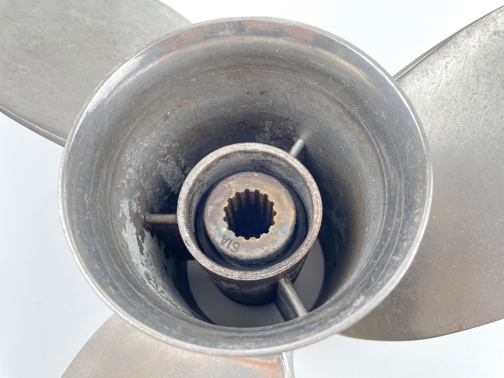 Yamaha Outboard Stainless Steel Propeller 15 1/4 X 17 17-M 3 Blade Standard