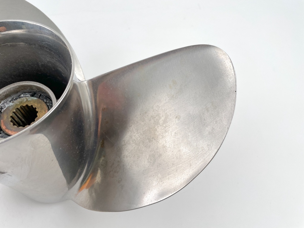 Yamaha Outboard Stainless Steel Propeller 15 1/4 X 17 17-M 3 Blade RH