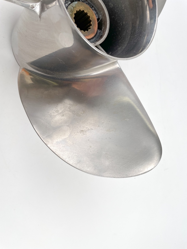 Yamaha Outboard Stainless Steel Propeller 15 1/4 X 17 17-M 3 Blade RH