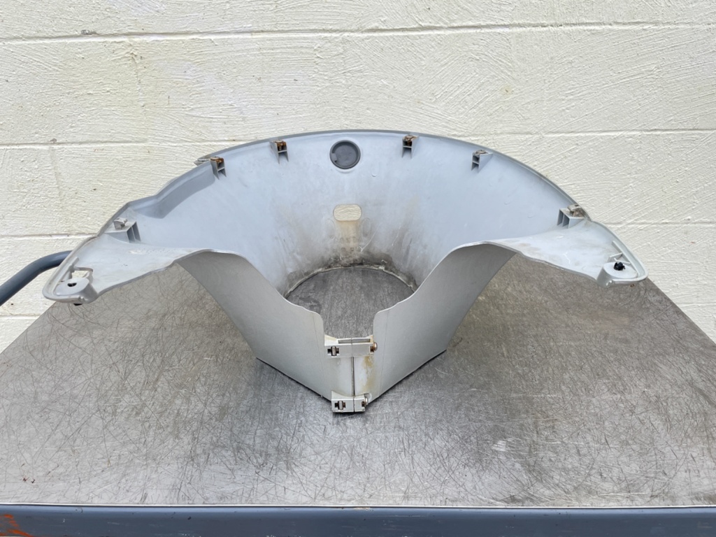 2004 Honda 130 HP 4 Stroke Outboard Lower Apron Cover 63711-ZW5-010ZA OEM