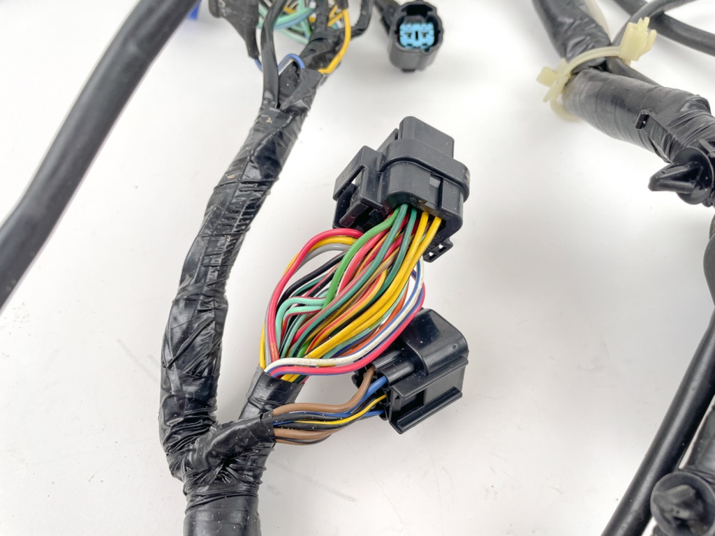 2004 Honda 130 HP 4 Stroke Outboard Engine Wire Harness 32520-ZW5-000 OEM