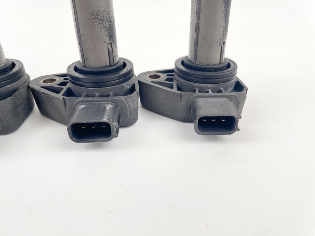 2007 Honda 225 HP 4 Stroke Outboard Ignition Coil Set 30520-ZY3-003 OEM