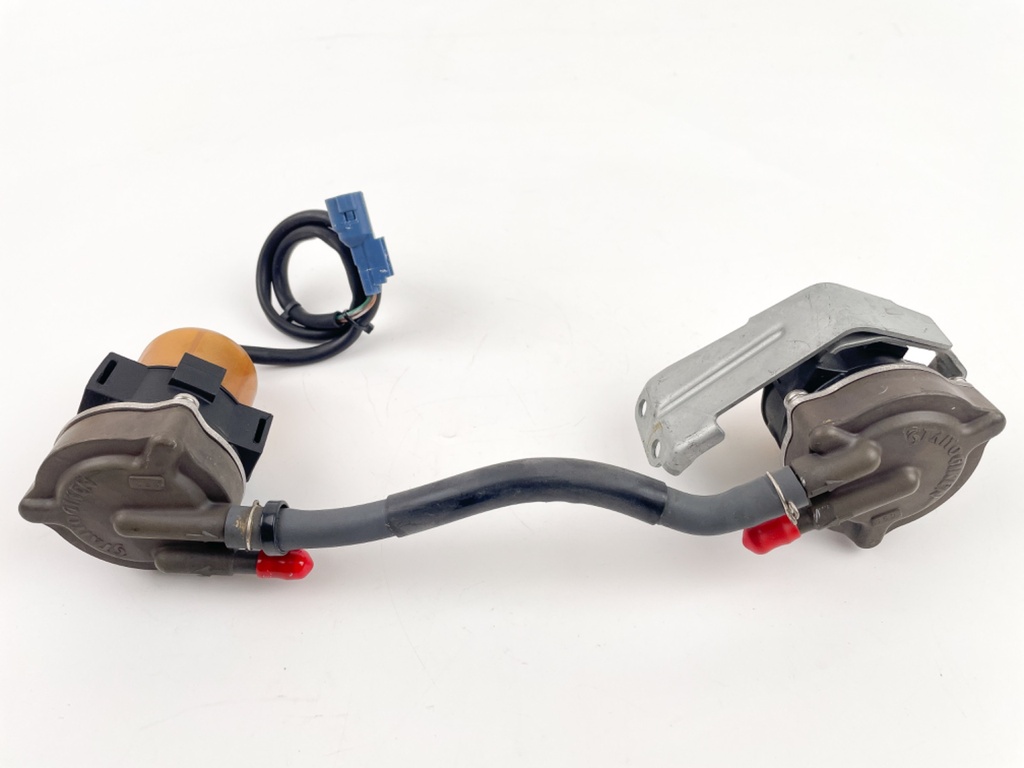 2007 Honda 225HP 4 Stroke Outboard Water Separator & Fuel Filter Assembly 16800-ZY3-003