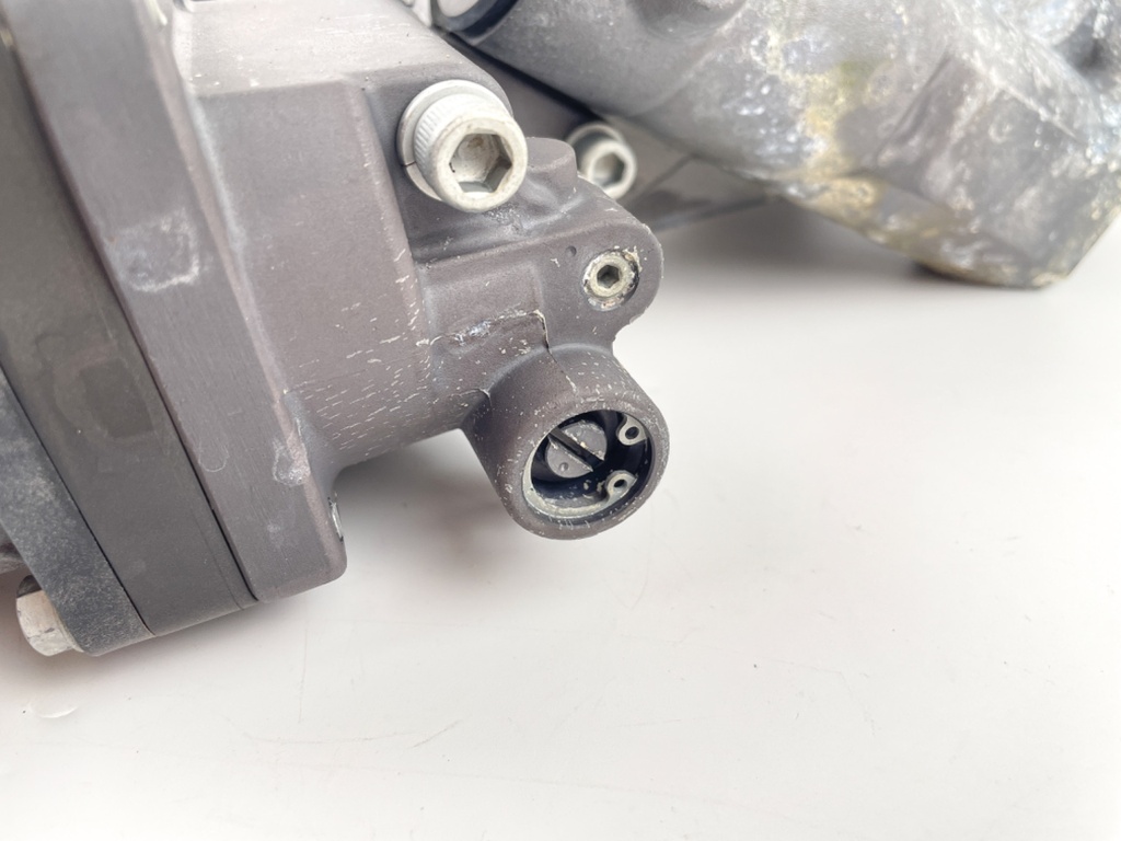 2002 + Honda 90 115 130 135 150 200 225 HP Outboard Power Trim Tilt Unit 56000-ZY3-063