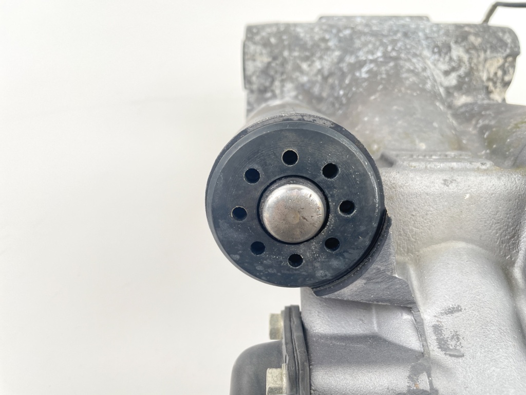 2002 + Honda 90 115 130 135 150 200 225 HP Outboard Power Trim Tilt Unit