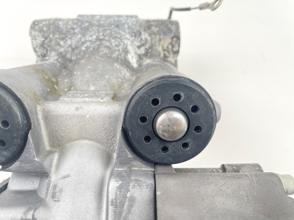 2002 + Honda 90 115 130 135 150 200 225 HP Outboard Power Trim Tilt Unit