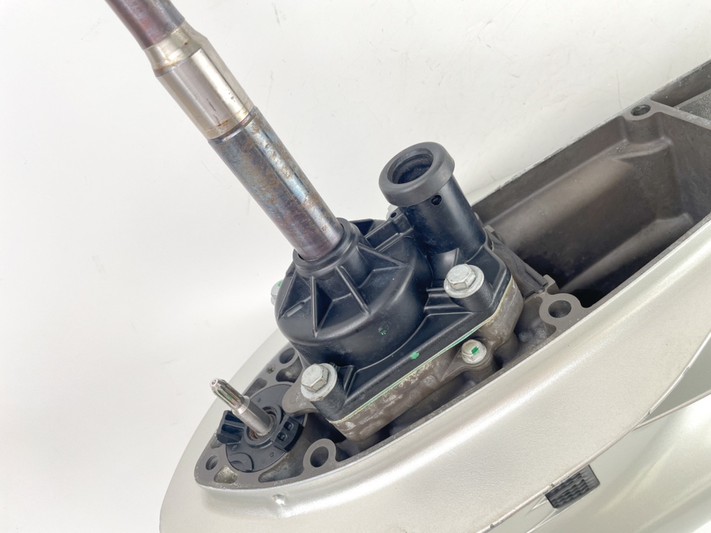 2006 + Honda BF 200 225 HP Outboard 25" XL Lower Unit 41100-ZY3-E03ZA Counter