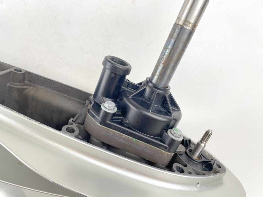 2006 + Honda BF 200 225 HP Outboard 25" XL Lower Unit 41100-ZY3-E03ZA Counter