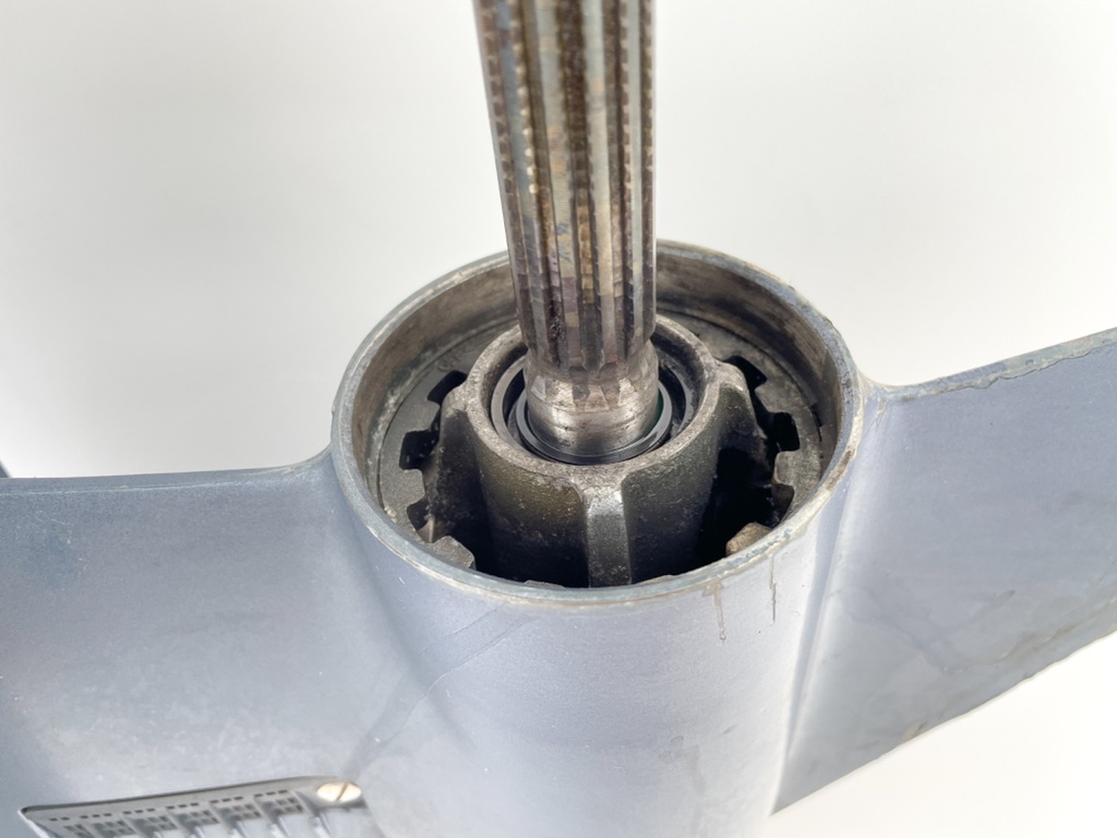 84-94 Yamaha 40 HP 2 Stroke Outboard Long Lower Unit Gear Case 6H4-45300-12-EK