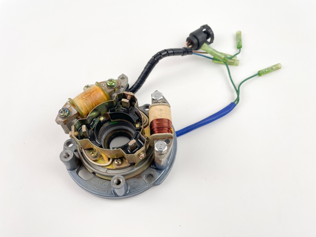 1986 Yamaha 40 HP 2 Stroke Outboard Stator W/ Lighting Coil Assembly 6H4-85510-F0 OEM