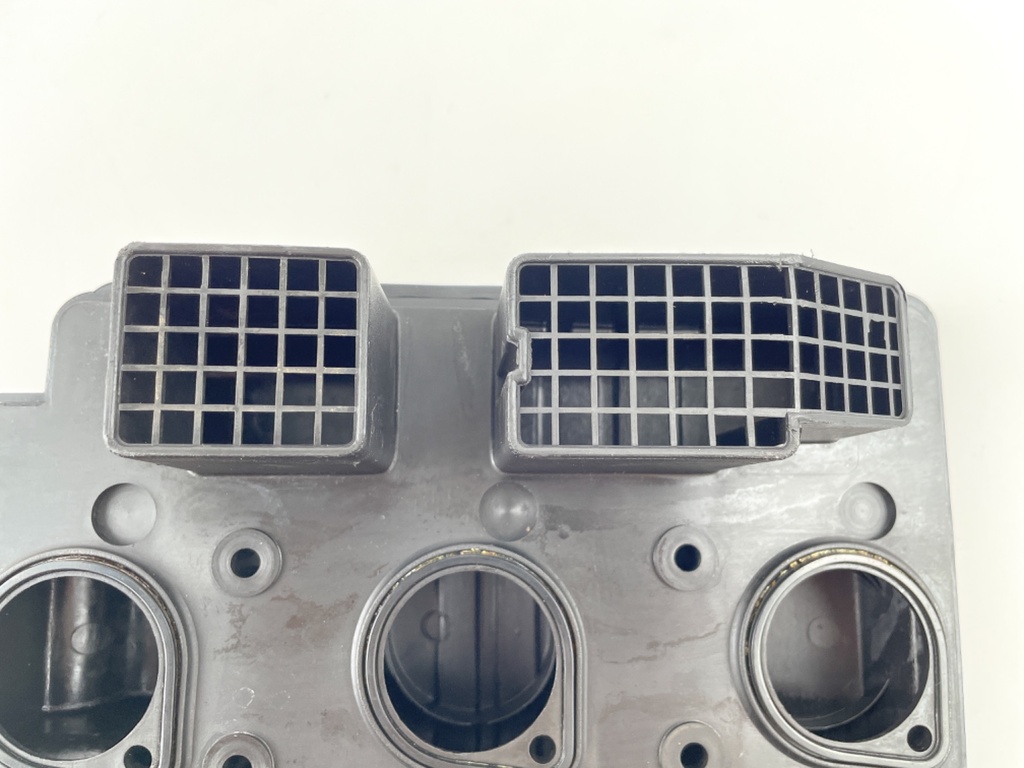 1986 Yamaha 40 HP 2 Stroke Outboard Intake Air Silencer Assembly 6H4-14431-01-00 OEM