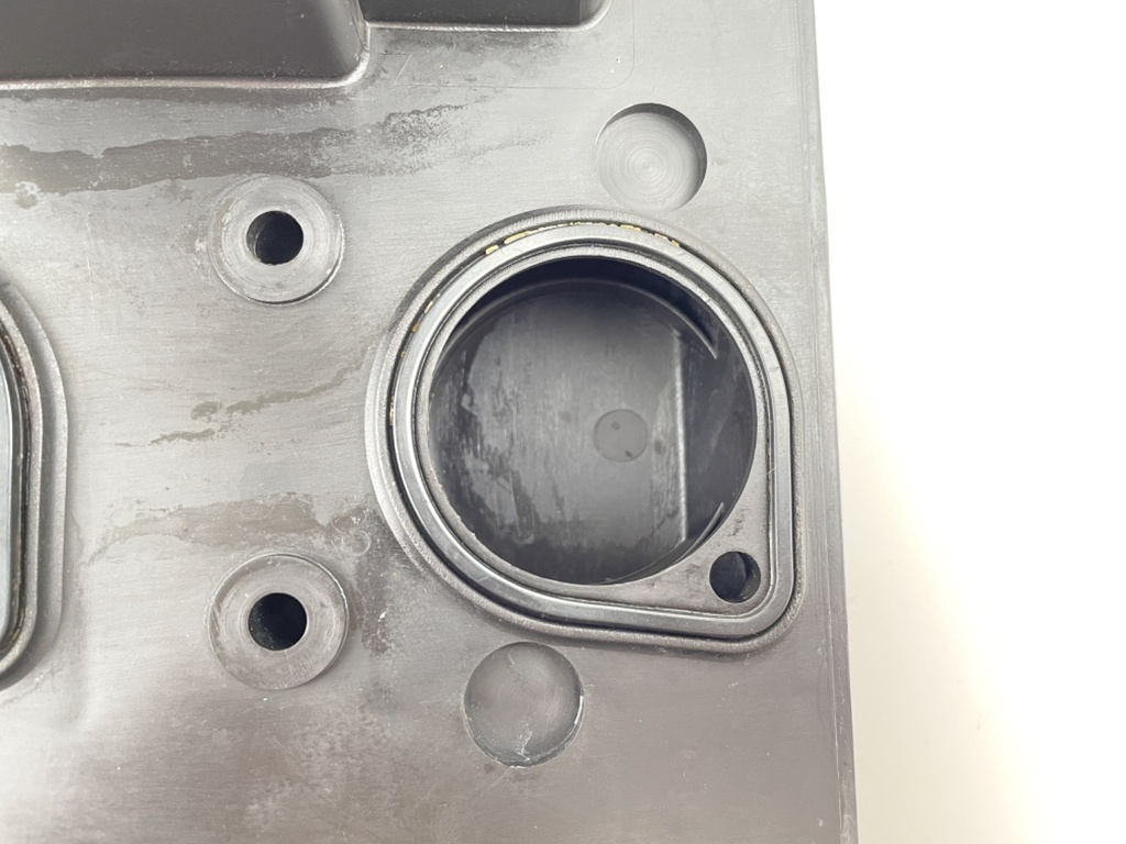 1986 Yamaha 40 HP 2 Stroke Outboard Intake Air Silencer Assembly 6H4-14431-01-00 OEM