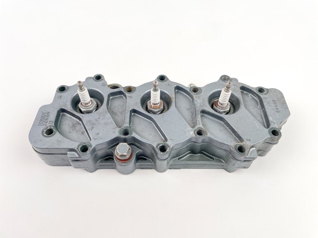 1986 Yamaha 40 HP 2 Stroke Outboard Cylinder Head 6H4-11111-01-94 OEM