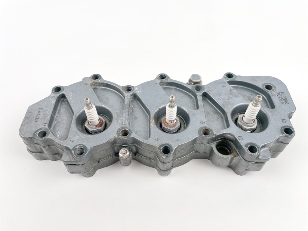 1986 Yamaha 40 HP 2 Stroke Outboard Cylinder Head 6H4-11111-01-94 OEM