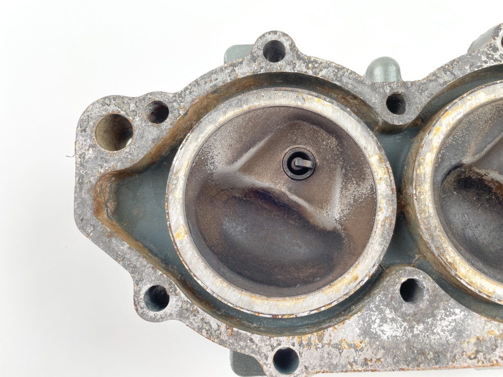 1986 Yamaha 40 HP 2 Stroke Outboard Cylinder Head 6H4-11111-01-94 OEM