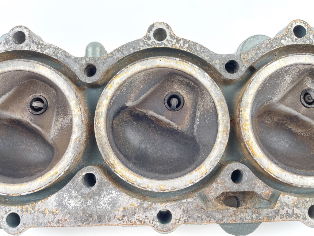 1986 Yamaha 40 HP 2 Stroke Outboard Cylinder Head 6H4-11111-01-94 OEM