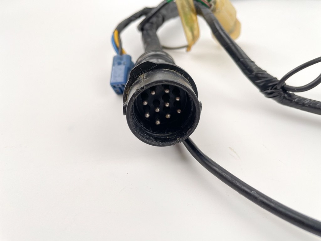 2002 Yamaha 150 HP 2 Stroke Outboard Engine Wire Harness 64D-82590-00-00 OEM