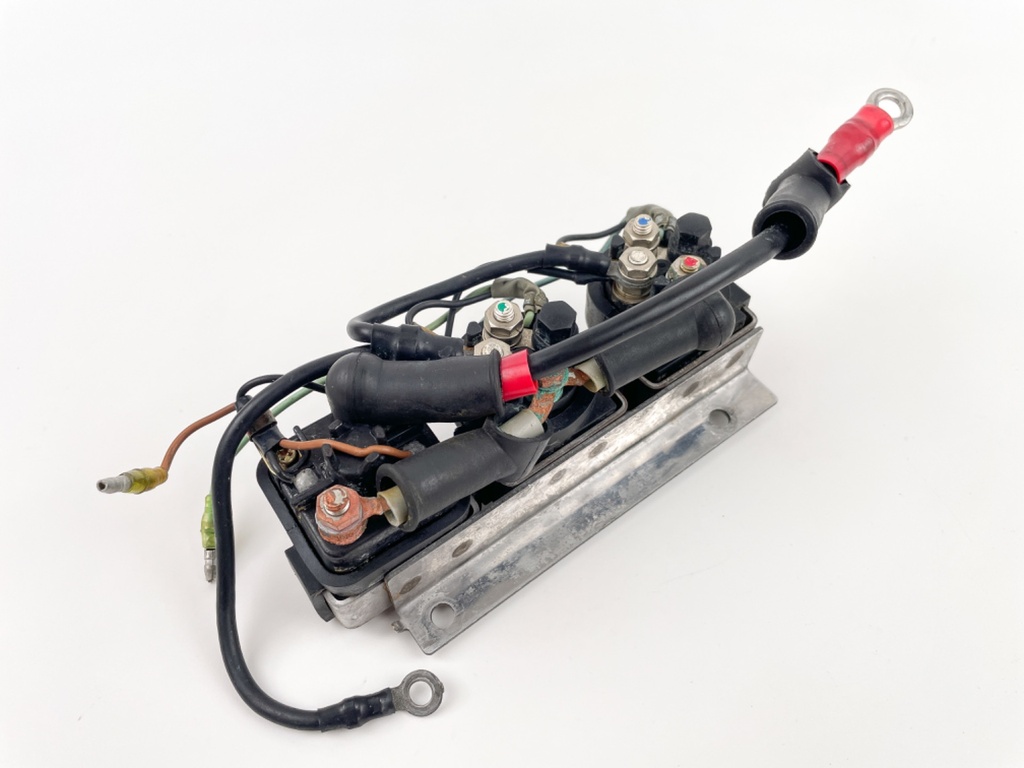 2002 Yamaha 150 HP 2 Stroke Outboard Trim Tilt Relay 6E5-81950-00-00 OEM