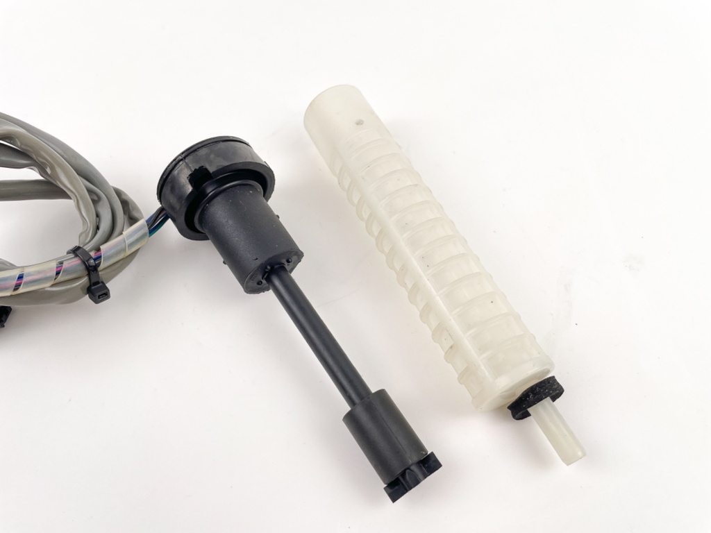 2002 Yamaha 150 HP 2 Stroke Outboard Oil Level Sensor 6R3-85730-03-00 OEM