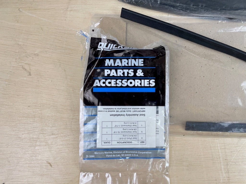 Mercury Mariner 25HP 2 Stroke Outboard Top Cover Cowling 2177-8869A Brand New