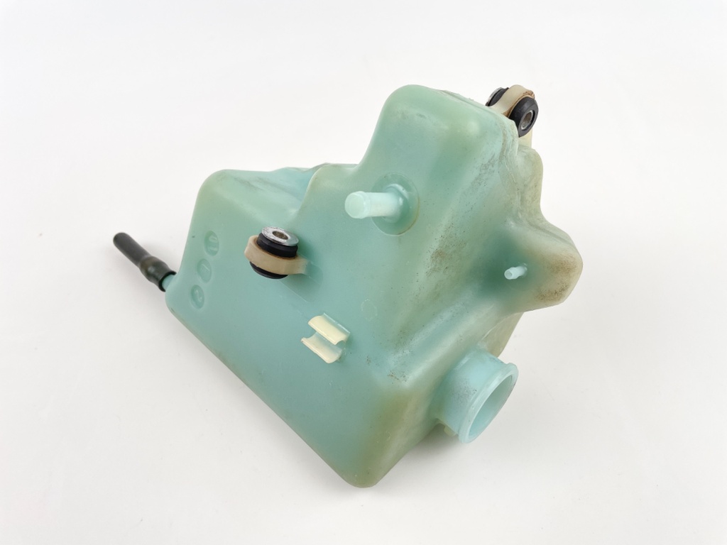 2002 Yamaha 150 HP 2 Stroke Outboard Oil Tank 6E5-21750-05-00 OEM