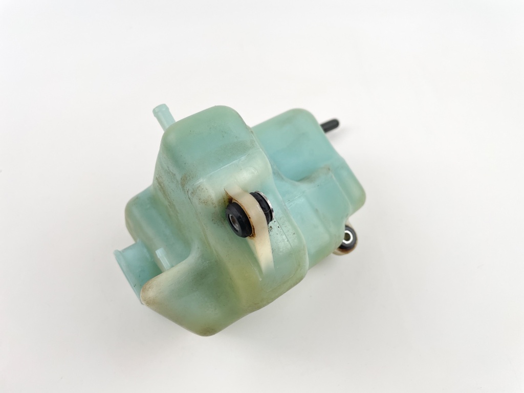 2002 Yamaha 150 HP 2 Stroke Outboard Oil Tank 6E5-21750-05-00 OEM