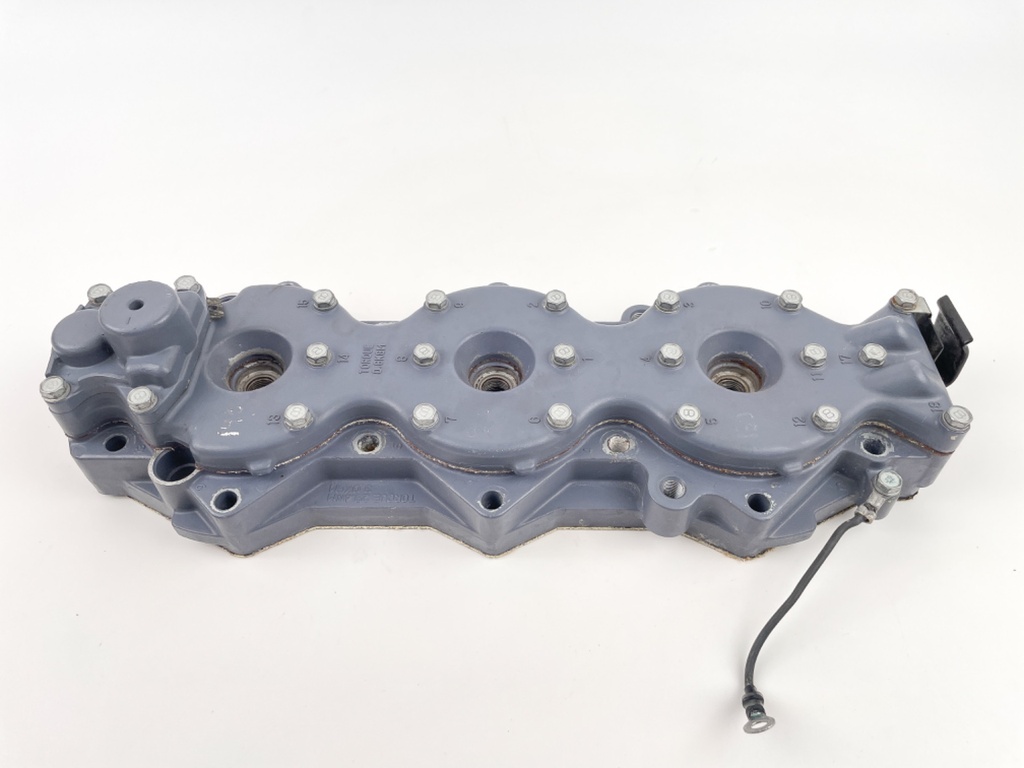 2002 Yamaha 150 HP 2 Stroke Outboard Starboard Cylinder Head 6G5-11111-04-1S OEM