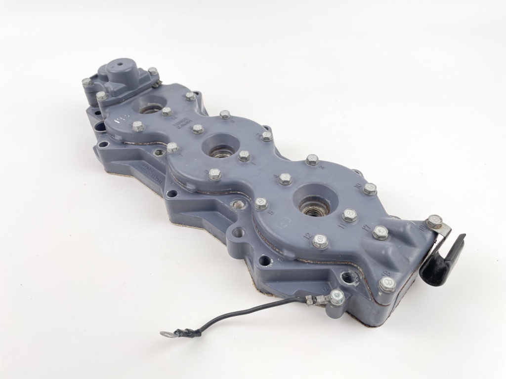2002 Yamaha 150 HP 2 Stroke Outboard Starboard Cylinder Head 6G5-11111-04-1S OEM