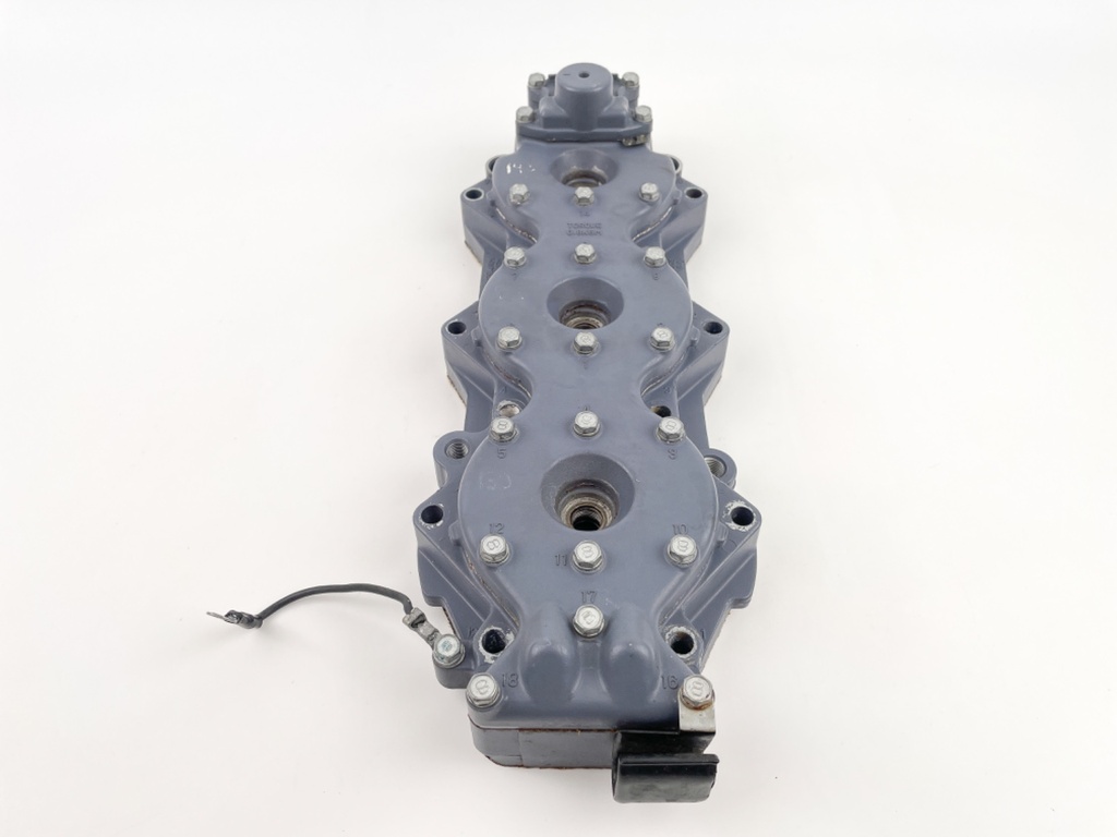 2002 Yamaha 150 HP 2 Stroke Outboard Starboard Cylinder Head 6G5-11111-04-1S OEM