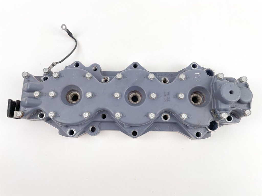 2002 Yamaha 150 HP 2 Stroke Outboard Starboard Cylinder Head 6G5-11111-04-1S OEM