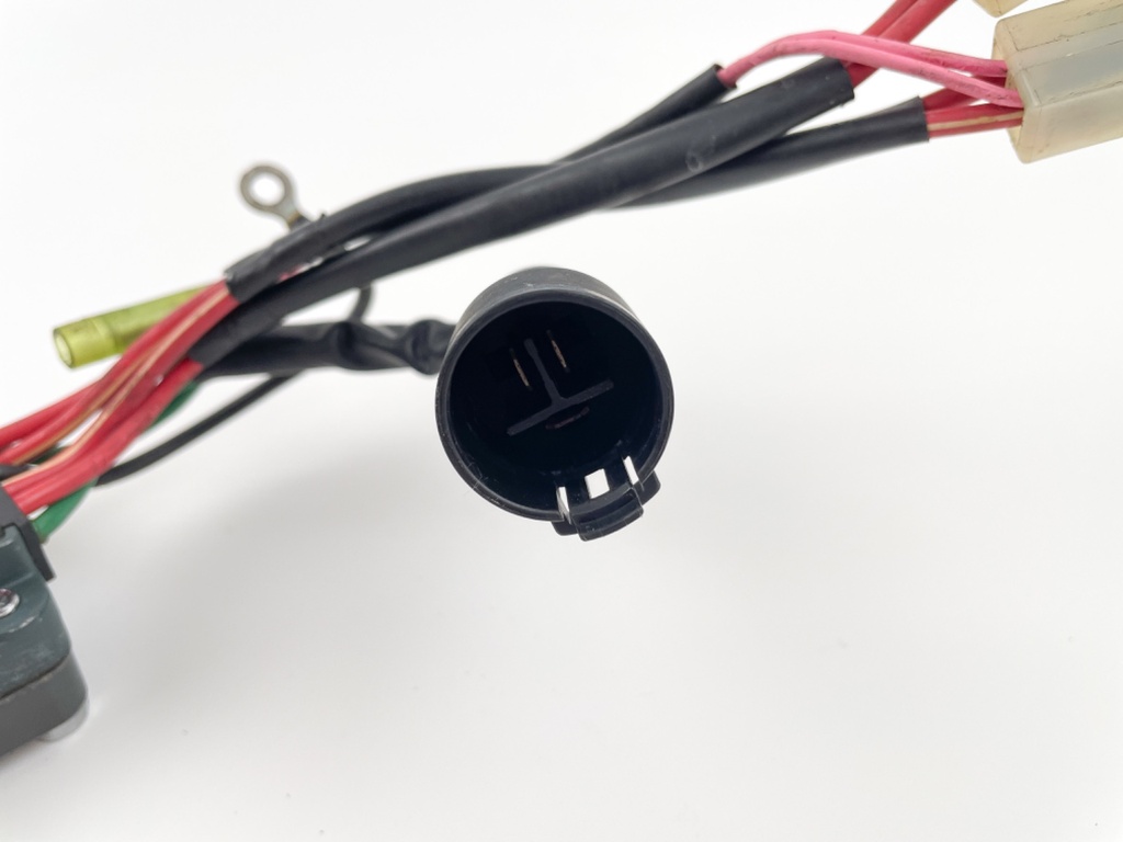 2000 Yamaha 250 HP 2 Stroke Outboard Rectifier & Regulator 61A-81960-01-00 OEM