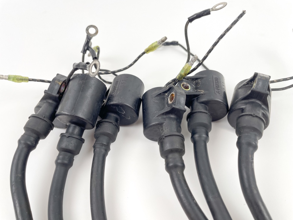 2000 Yamaha 250 HP 2 Stroke Outboard Ignition Coil Set 61A-85570-00-00 OEM